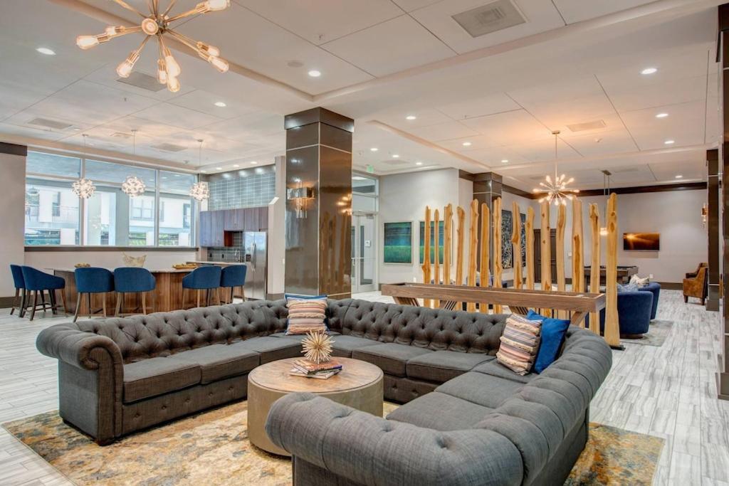 Modern Galleria Apt-Freeparking-Pool-Fast Wifi-Med Ctr Houston Exterior photo